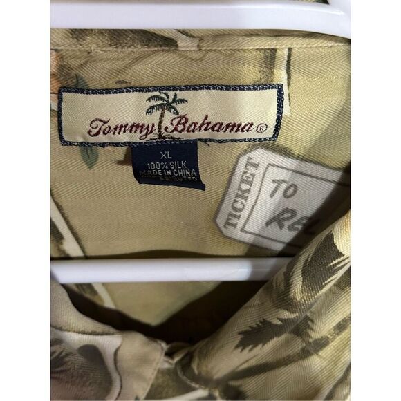 Men's Vintage Tommy Bahama Vacation 100% Silk Short Sleeve Hawaiian Button Up Sh - Picture 6 of 6